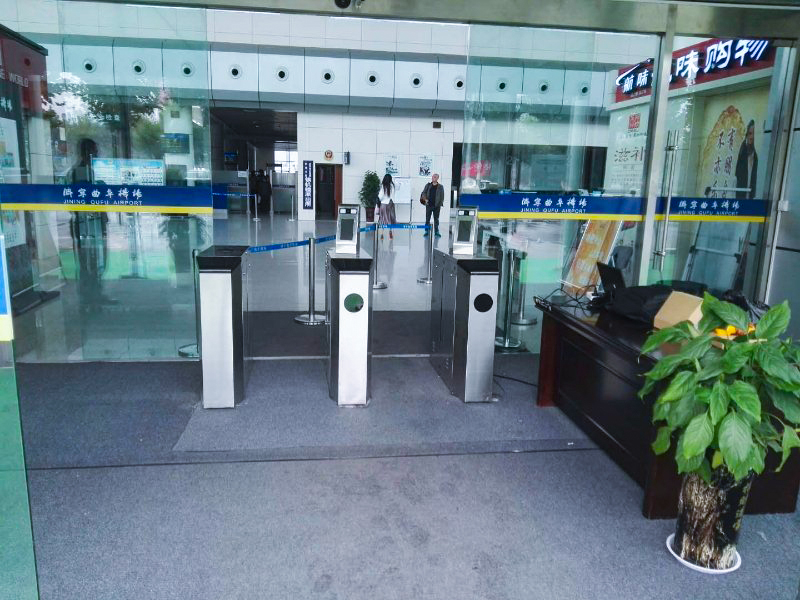 E242-濟(jì)寧機場翼閘