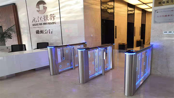 速通門和擺閘的區(qū)別是什么？