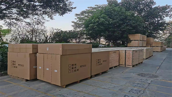 德寶閘機(jī)遠(yuǎn)銷海內(nèi)外，看，又一大批閘機(jī)等待遠(yuǎn)洋到達(dá)大洋彼岸